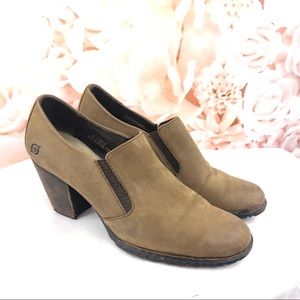 Born chunky heels brown tan shoes size 9 leather